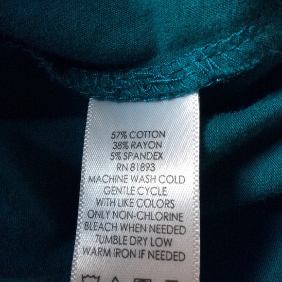 Denim & Co knit top w/ keyhole and hardware detail - Picture 9 of 9